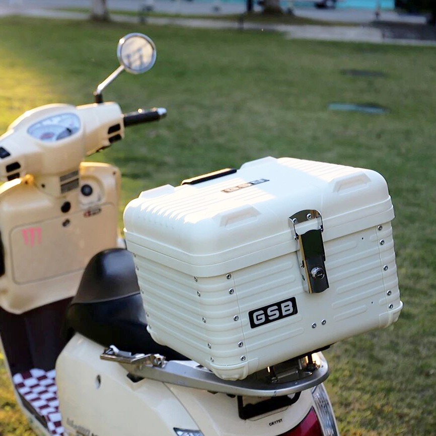 Scooter Helmet Set - صندوق خلفي للدراجات النارية سعة 47